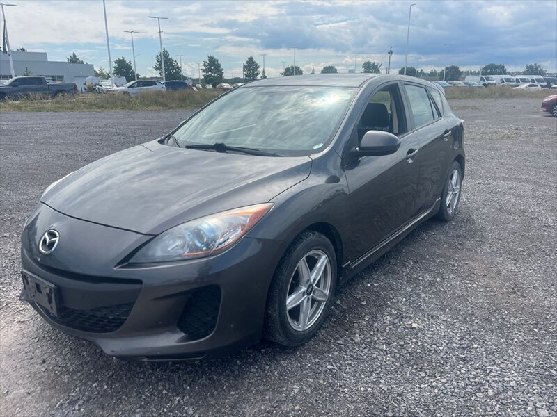 2013 Mazda 3 GS Sport - Photo 1 - Kingston, ON K7L 4V3
