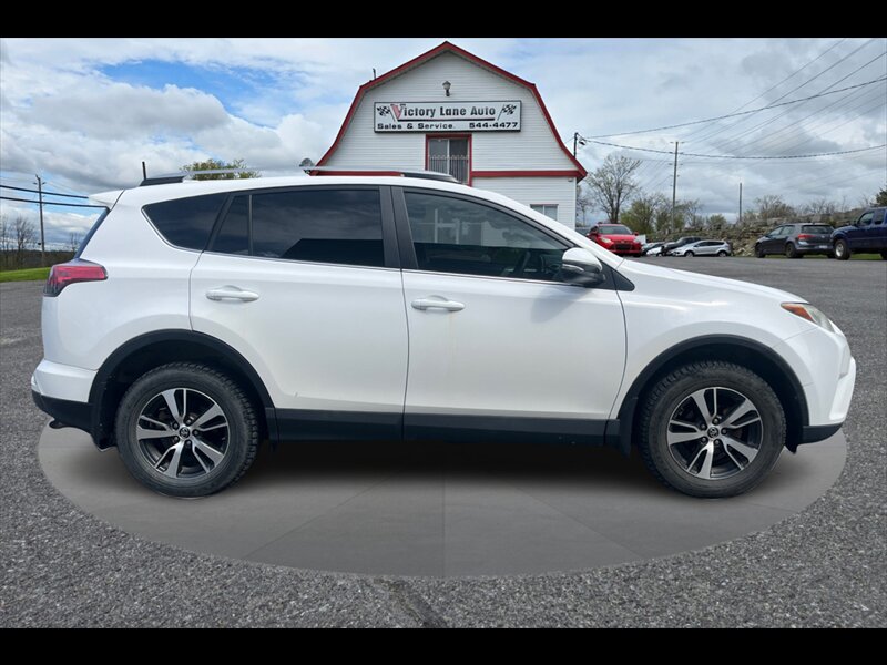 2018 Toyota RAV4 LE AWD  
