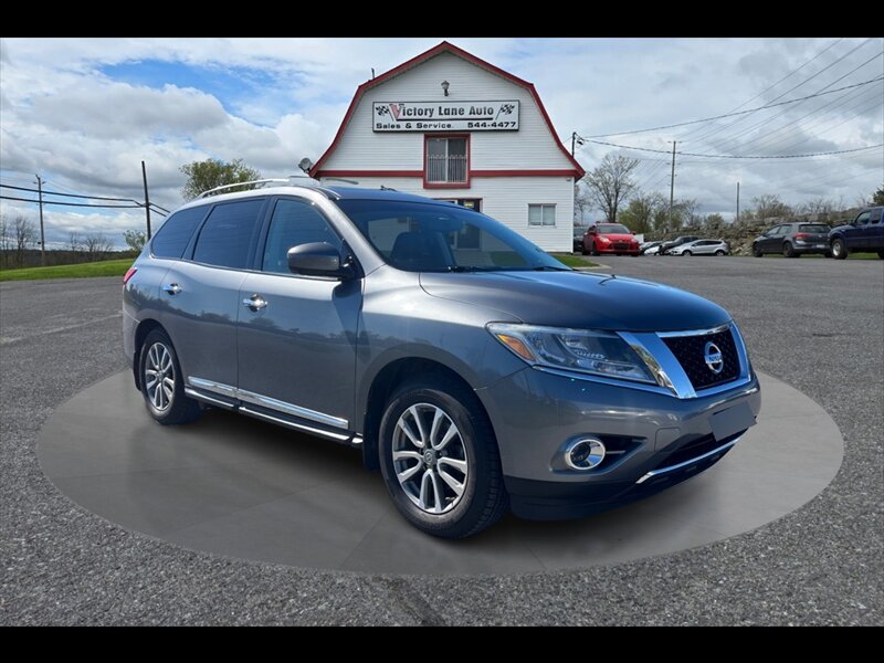 2015 Nissan Pathfinder SL  