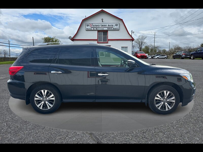 2019 Nissan Pathfinder SL  