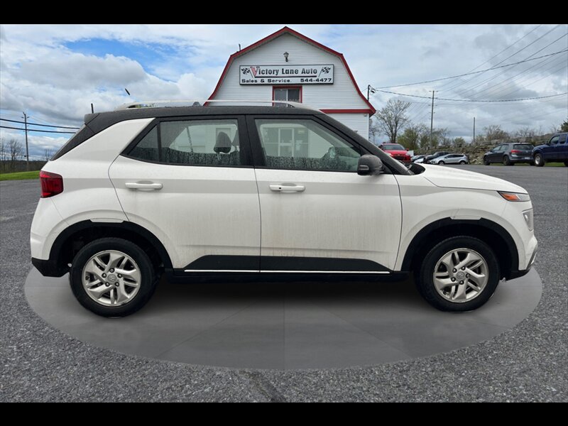 2024 Hyundai VENUE Preferred  