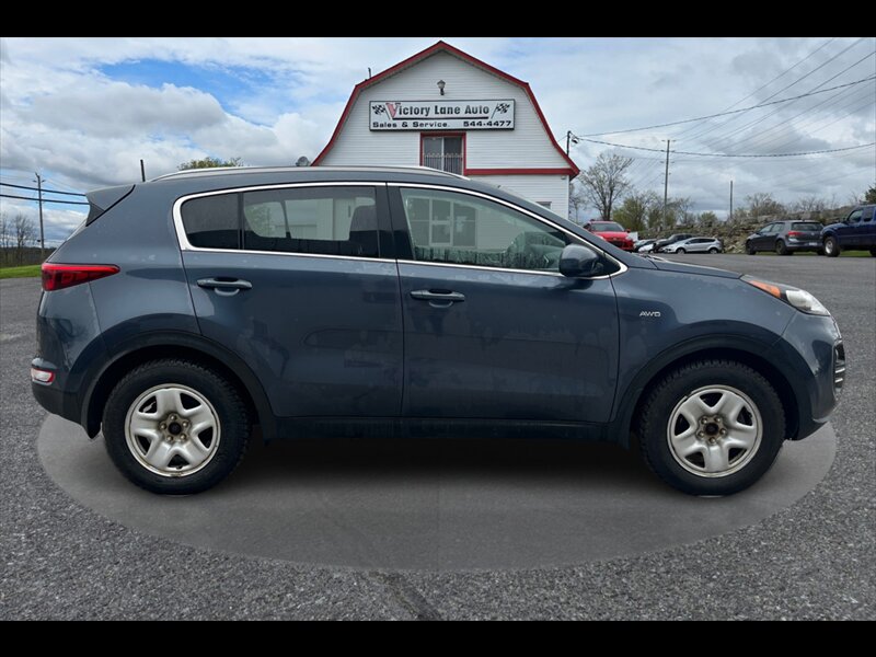 2018 Kia Sportage LX  LOW KM, ALL WHEEL DRIVE!