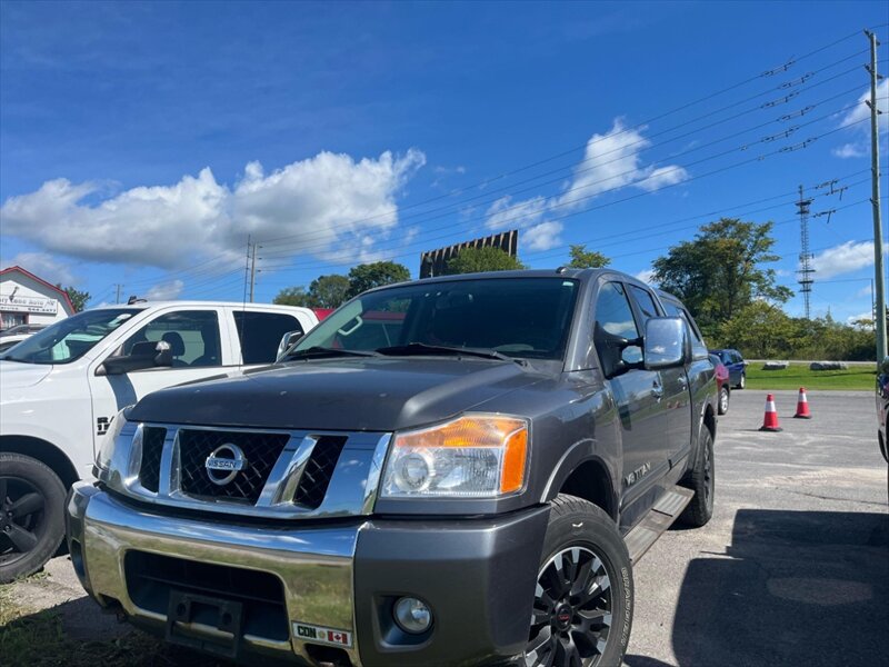 2014 Nissan Titan SL  