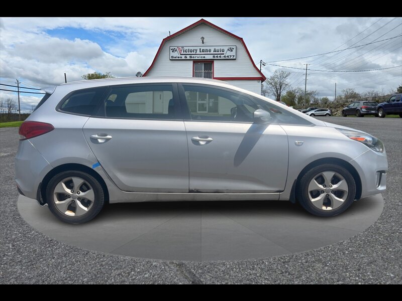 2015 Kia Rondo LX  