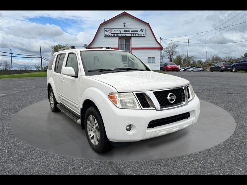2011 Nissan Pathfinder SV  