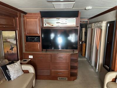 2008 Fleetwood Discovery 40x   - Photo 50 - Madera, CA 93636