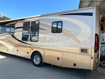 2008 Fleetwood Discovery 40x   - Photo 11 - Madera, CA 93636