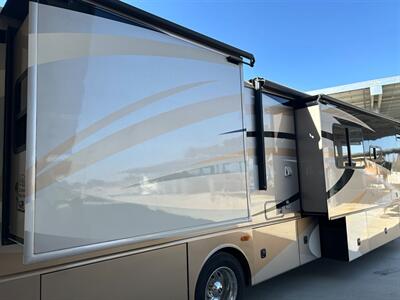 2008 Fleetwood Discovery 40x   - Photo 25 - Madera, CA 93636