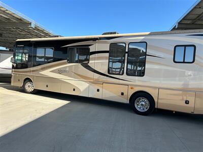 2008 Fleetwood Discovery 40x   - Photo 17 - Madera, CA 93636