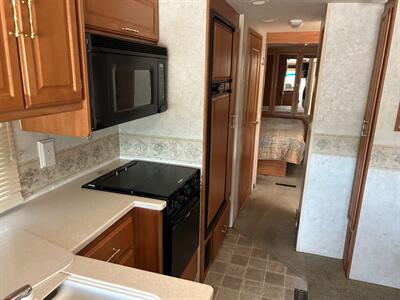 2005 Winnebago Voyage 35D  SUPER CLEAN-LOW MILES - Photo 46 - Madera, CA 93636