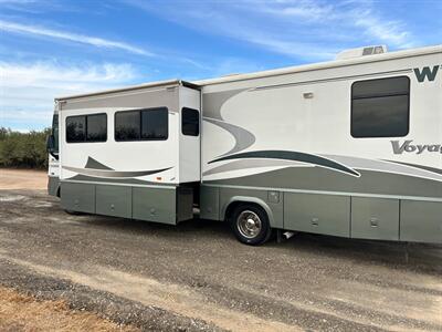 2005 Winnebago Voyage 35D  SUPER CLEAN-LOW MILES - Photo 16 - Madera, CA 93636