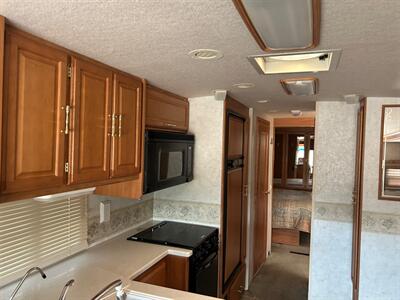 2005 Winnebago Voyage 35D  SUPER CLEAN-LOW MILES - Photo 26 - Madera, CA 93636