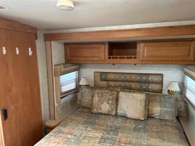 2005 Winnebago Voyage 35D  SUPER CLEAN-LOW MILES - Photo 43 - Madera, CA 93636