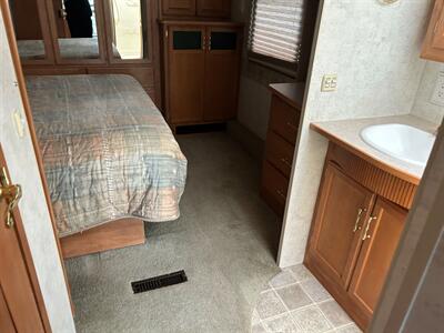 2005 Winnebago Voyage 35D  SUPER CLEAN-LOW MILES - Photo 36 - Madera, CA 93636