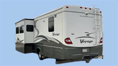 2005 Winnebago Voyage 35D  SUPER CLEAN-LOW MILES - Photo 5 - Madera, CA 93636