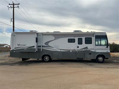 2005 Winnebago Voyage 35D  SUPER CLEAN-LOW MILES - Photo 9 - Madera, CA 93636