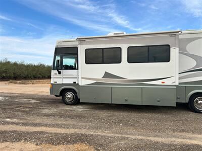 2005 Winnebago Voyage 35D  SUPER CLEAN-LOW MILES - Photo 18 - Madera, CA 93636