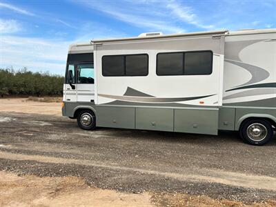 2005 Winnebago Voyage 35D  SUPER CLEAN-LOW MILES - Photo 15 - Madera, CA 93636