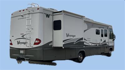 2005 Winnebago Voyage 35D  SUPER CLEAN-LOW MILES - Photo 4 - Madera, CA 93636