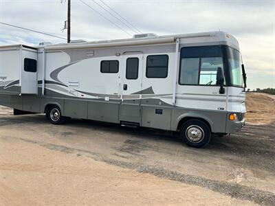 2005 Winnebago Voyage 35D  SUPER CLEAN-LOW MILES - Photo 8 - Madera, CA 93636