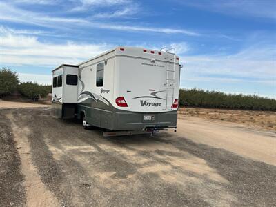 2005 Winnebago Voyage 35D  SUPER CLEAN-LOW MILES - Photo 14 - Madera, CA 93636