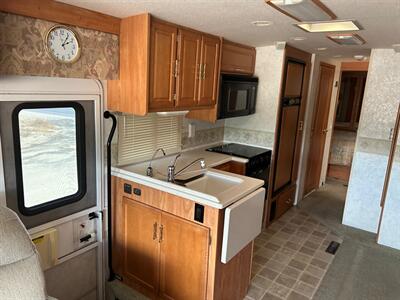 2005 Winnebago Voyage 35D  SUPER CLEAN-LOW MILES - Photo 24 - Madera, CA 93636