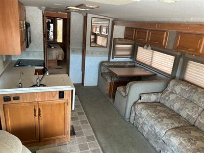 2005 Winnebago Voyage 35D  SUPER CLEAN-LOW MILES - Photo 23 - Madera, CA 93636