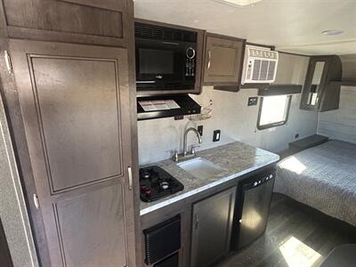 2021 Jayco Jayflight 195RB   - Photo 10 - Madera, CA 93636