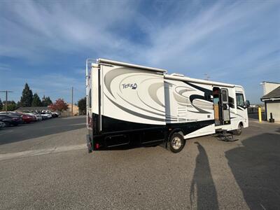 2013 Fleetwood Terra 33C   - Photo 2 - Madera, CA 93636