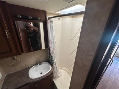2013 Fleetwood Terra 33C   - Photo 16 - Madera, CA 93636