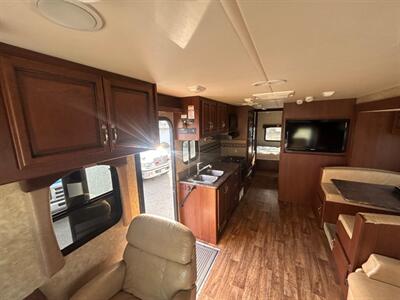 2013 Fleetwood Terra 33C   - Photo 11 - Madera, CA 93636