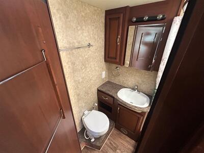 2013 Fleetwood Terra 33C   - Photo 15 - Madera, CA 93636