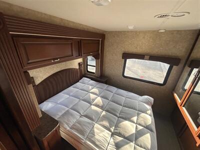 2013 Fleetwood Terra 33C   - Photo 13 - Madera, CA 93636