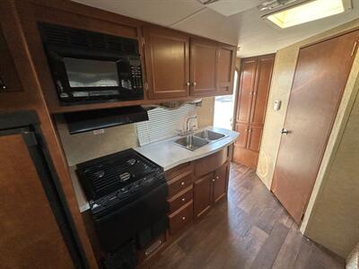 2012 Eclipse Evolution 17FBS   - Photo 13 - Madera, CA 93636