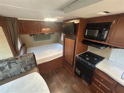 2012 Eclipse Evolution 17FBS   - Photo 10 - Madera, CA 93636