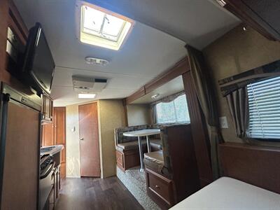 2012 Eclipse Evolution 17FBS   - Photo 12 - Madera, CA 93636