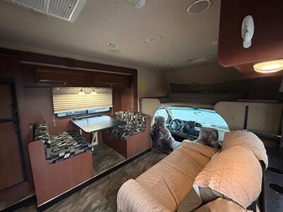 2014 Fleetwood Jamboree Searcher  31W - Photo 9 - Madera, CA 93636
