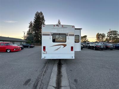 2014 Fleetwood Jamboree Searcher  31W - Photo 3 - Madera, CA 93636