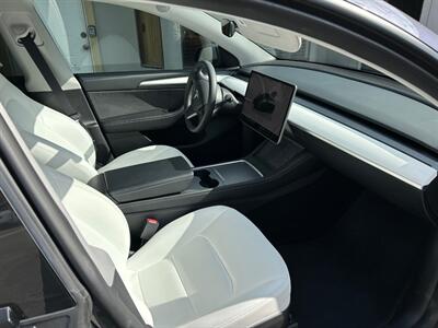 2023 Tesla Model Y Long Range   - Photo 18 - Madera, CA 93636