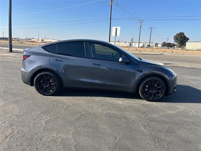 2023 Tesla Model Y Long Range   - Photo 8 - Madera, CA 93636