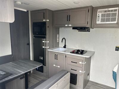 2024 Keystone Hideout 178RB   - Photo 7 - Madera, CA 93636