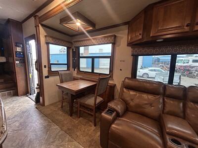 2019 Heartland Landmark Newport 365   - Photo 35 - Madera, CA 93636