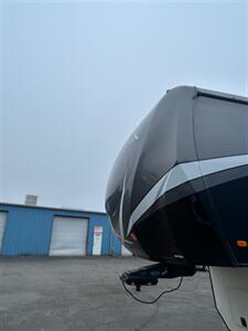 2019 Heartland Landmark Newport 365   - Photo 5 - Madera, CA 93636