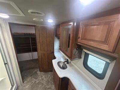 2019 Heartland Landmark Newport 365   - Photo 25 - Madera, CA 93636