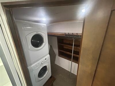 2019 Heartland Landmark Newport 365   - Photo 14 - Madera, CA 93636