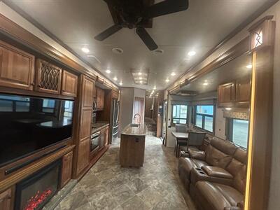 2019 Heartland Landmark Newport 365   - Photo 18 - Madera, CA 93636