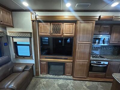 2019 Heartland Landmark Newport 365   - Photo 28 - Madera, CA 93636