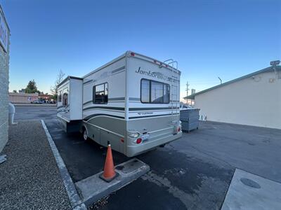2006 Fleetwood Jamboree GT 31 w   - Photo 6 - Madera, CA 93636