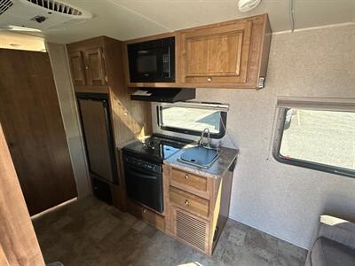 2018 Forest River Micro Light 19FD   - Photo 15 - Madera, CA 93636