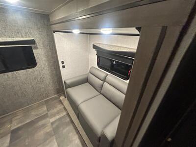 2022 Crossroads RV Cameo 4051BH   - Photo 21 - Madera, CA 93636